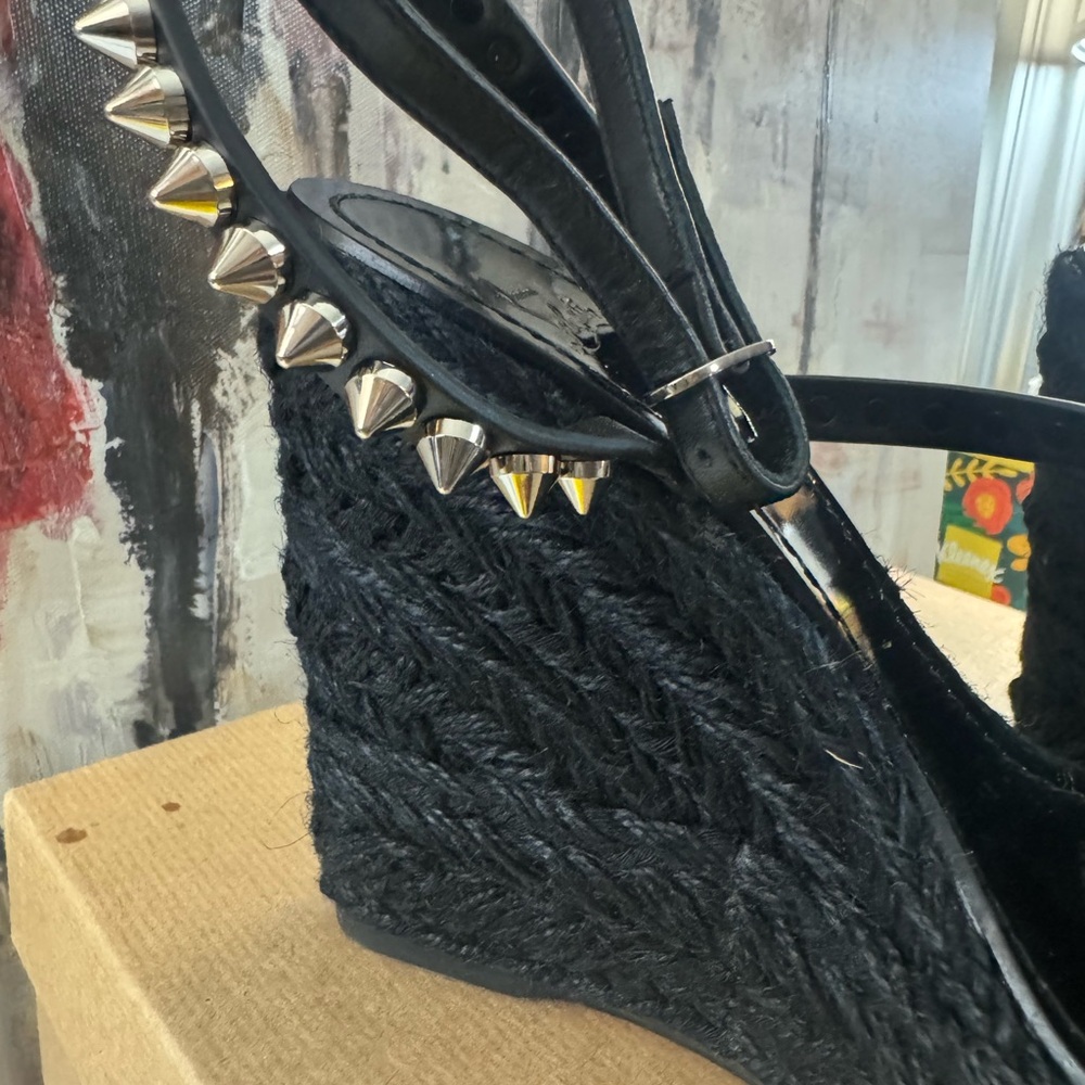 Christian Louboutin black Malfadin Zeppa
Size 38 - Picture 5 of 9